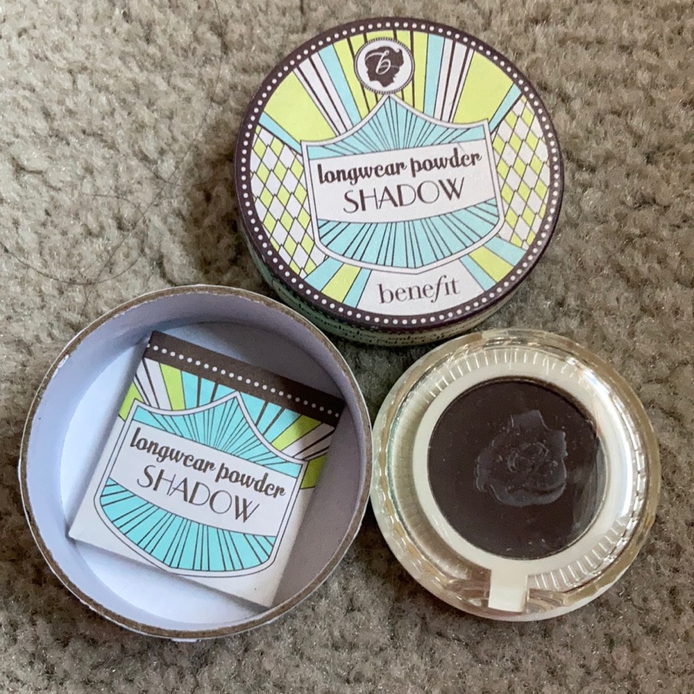 BNIB Benefit longwear powder shadow brown